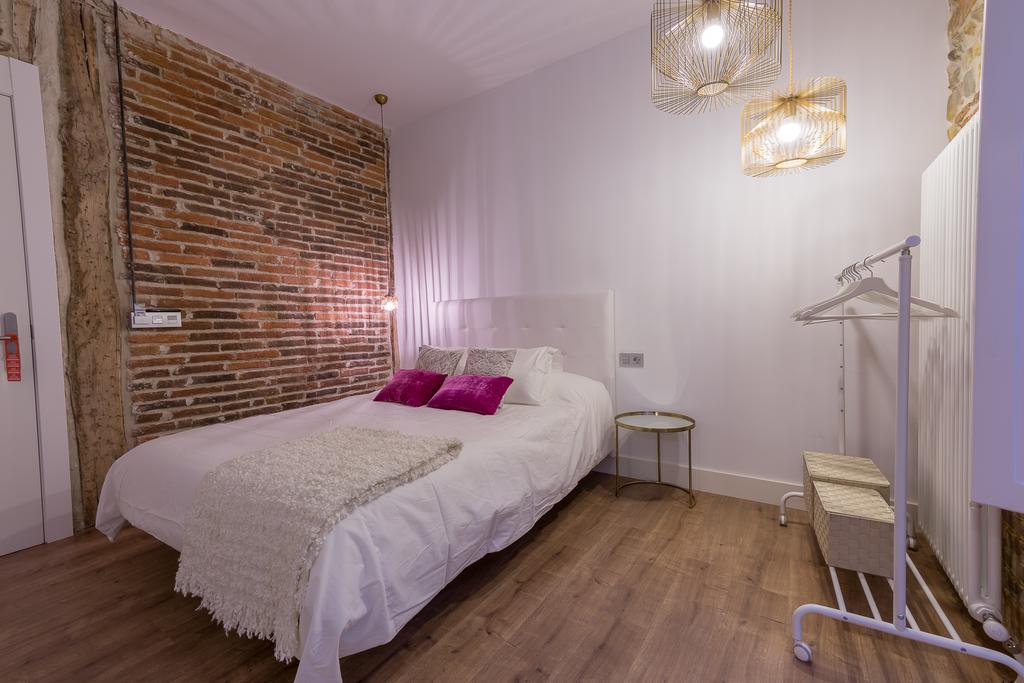 Albany Ancha Ξενοδοχείο León Εξωτερικό φωτογραφία A bedroom in a hotel in Spain